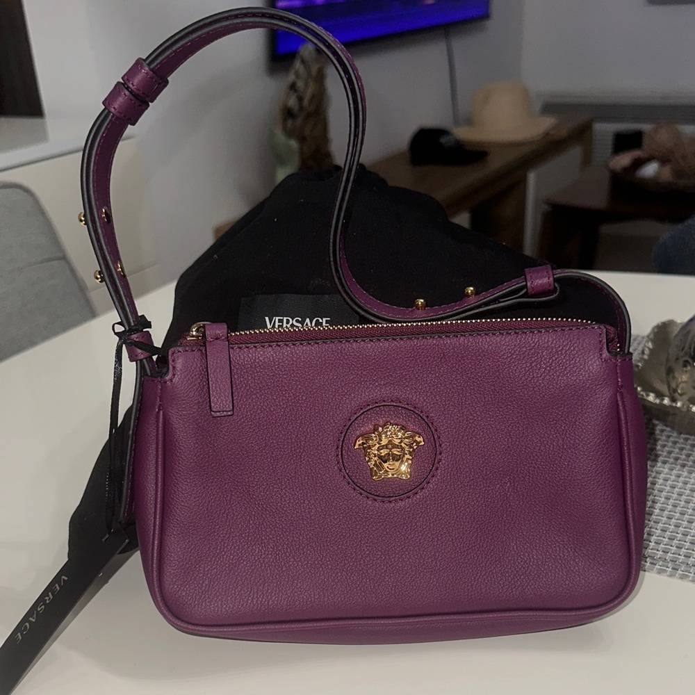 Versace Rich Purple Vitello Leather Shoulder Bag with Gold Medusa NWT MSRP $925 - Picture 2 of 7